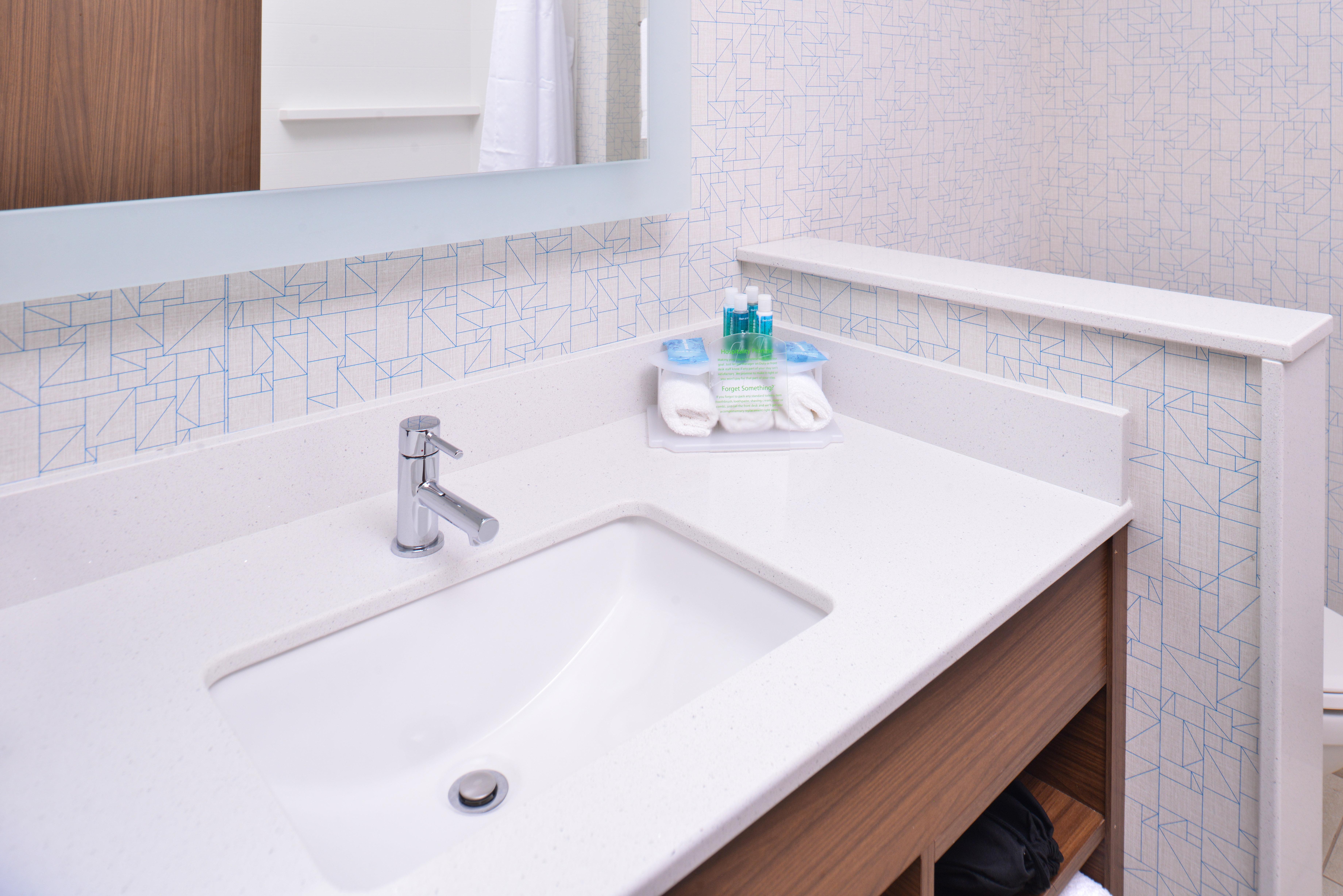 Carter Lake Holiday Inn Express & Suites Omaha Airport By Ihg מראה חיצוני תמונה