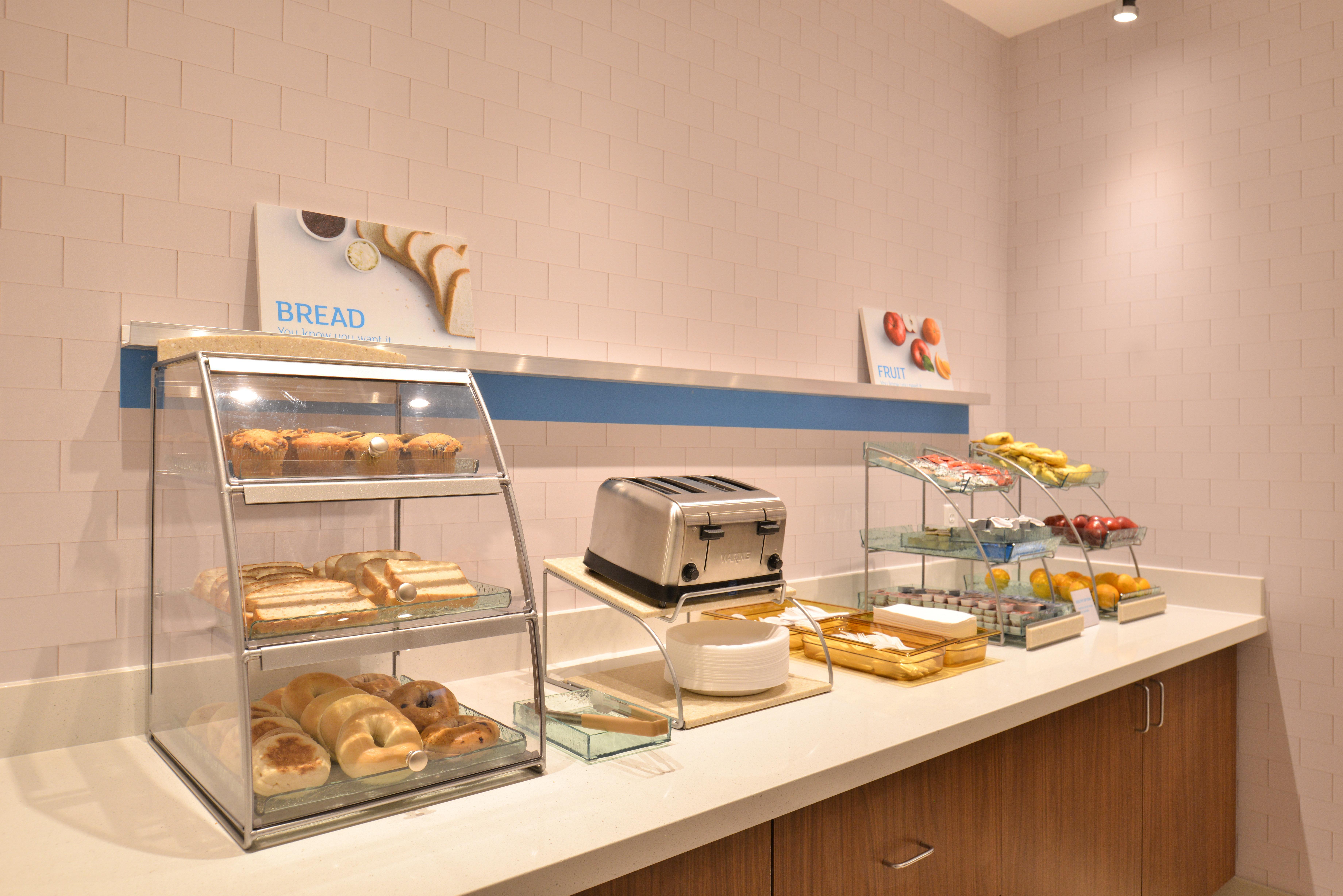 Carter Lake Holiday Inn Express & Suites Omaha Airport By Ihg מראה חיצוני תמונה
