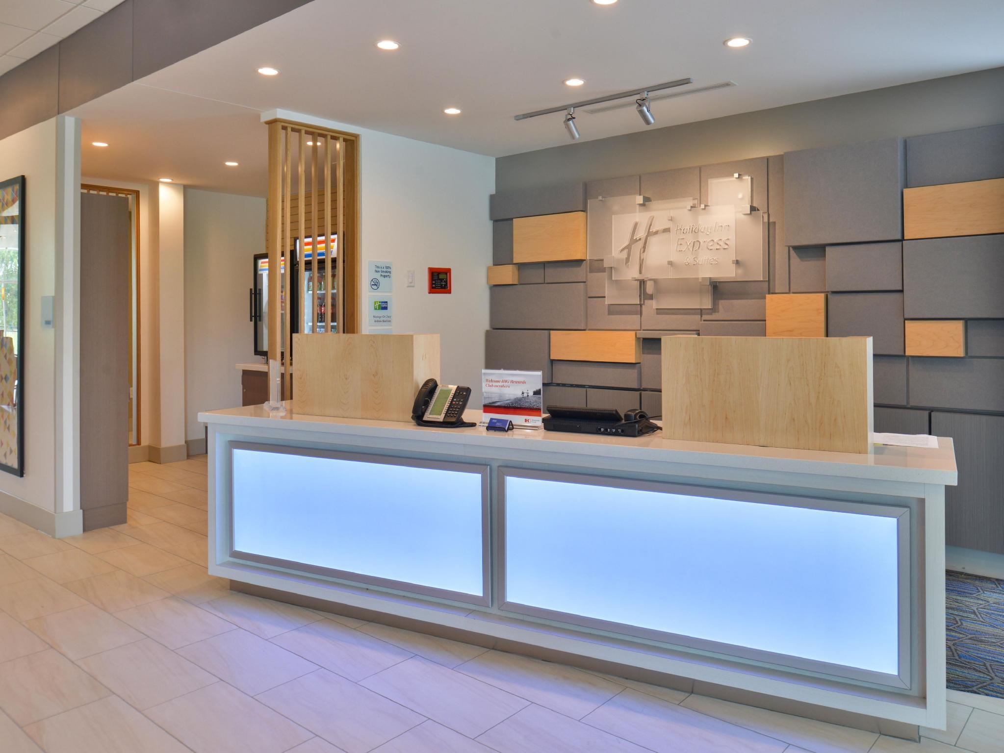 Carter Lake Holiday Inn Express & Suites Omaha Airport By Ihg מראה חיצוני תמונה