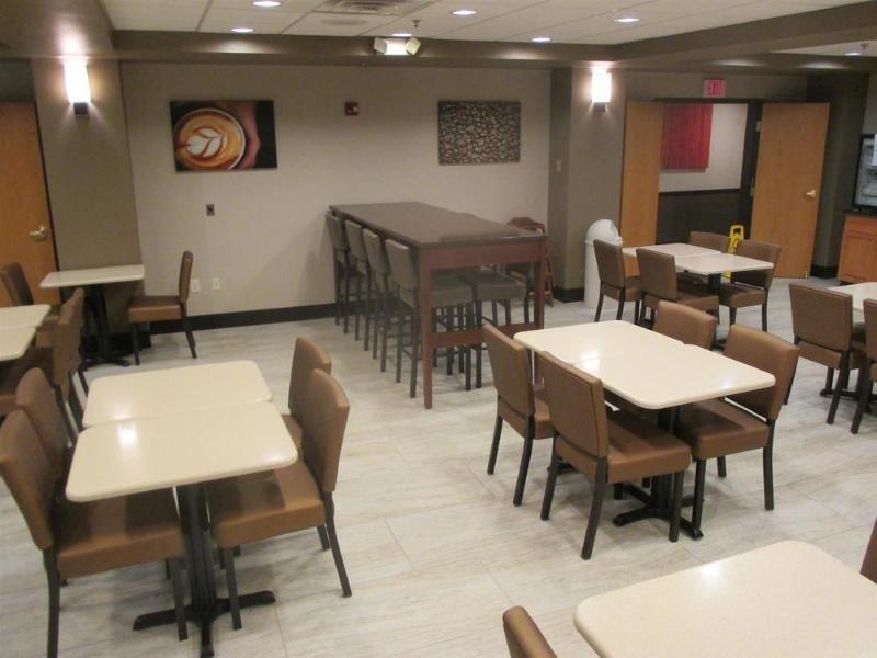 Carter Lake Holiday Inn Express & Suites Omaha Airport By Ihg מראה חיצוני תמונה